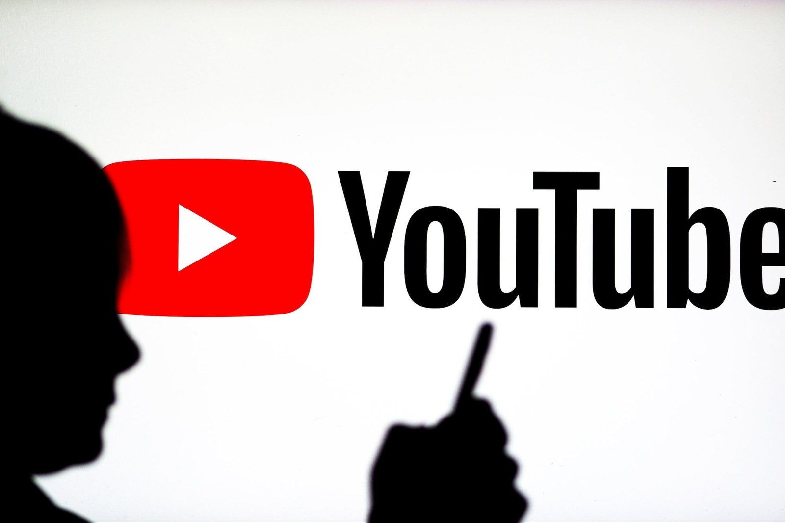 Tests on YouTube Summary of AI search on videos | Businessman